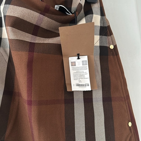 💯- New Authentic Burberry Wool Skirt with Classic Check Pattern - Picture 12 of 14